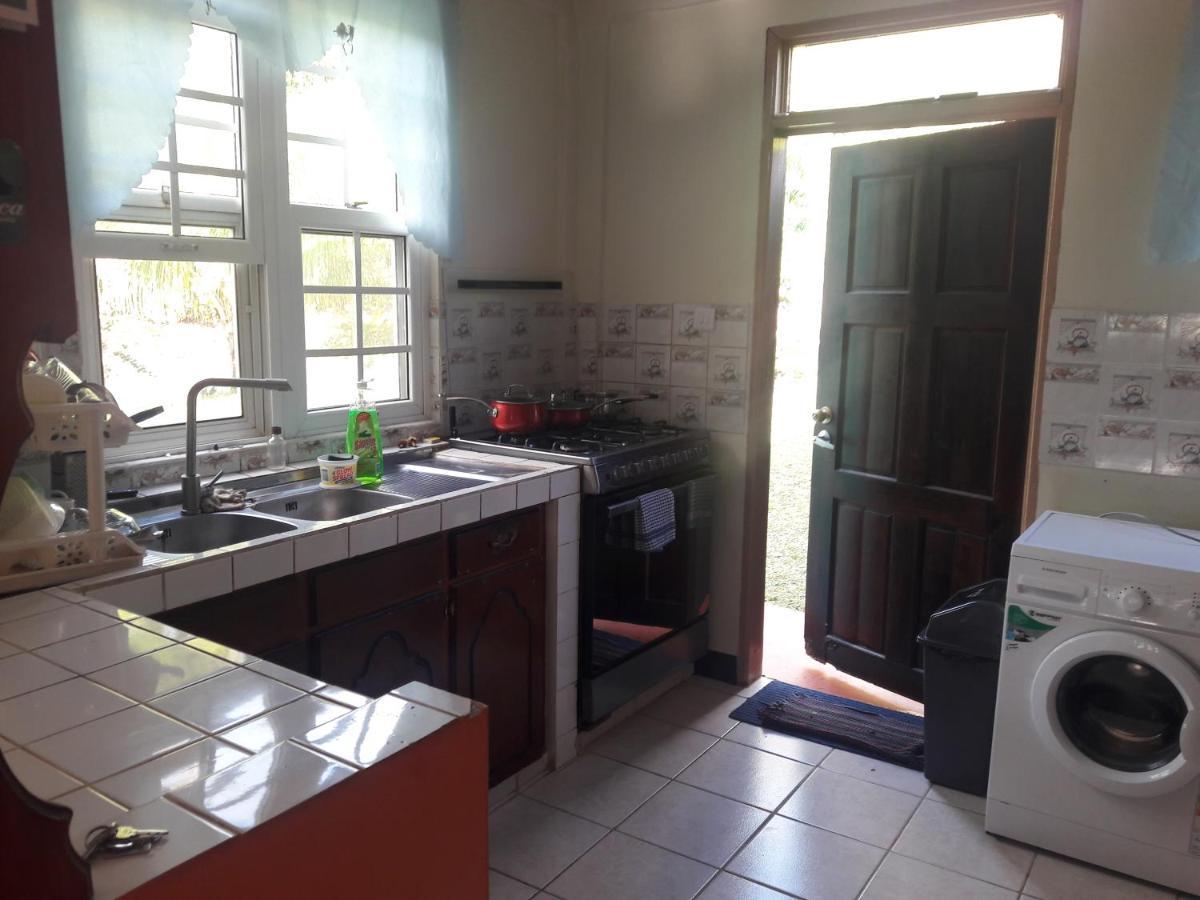 Danglez Bed & Breakfast Bataka Exterior photo